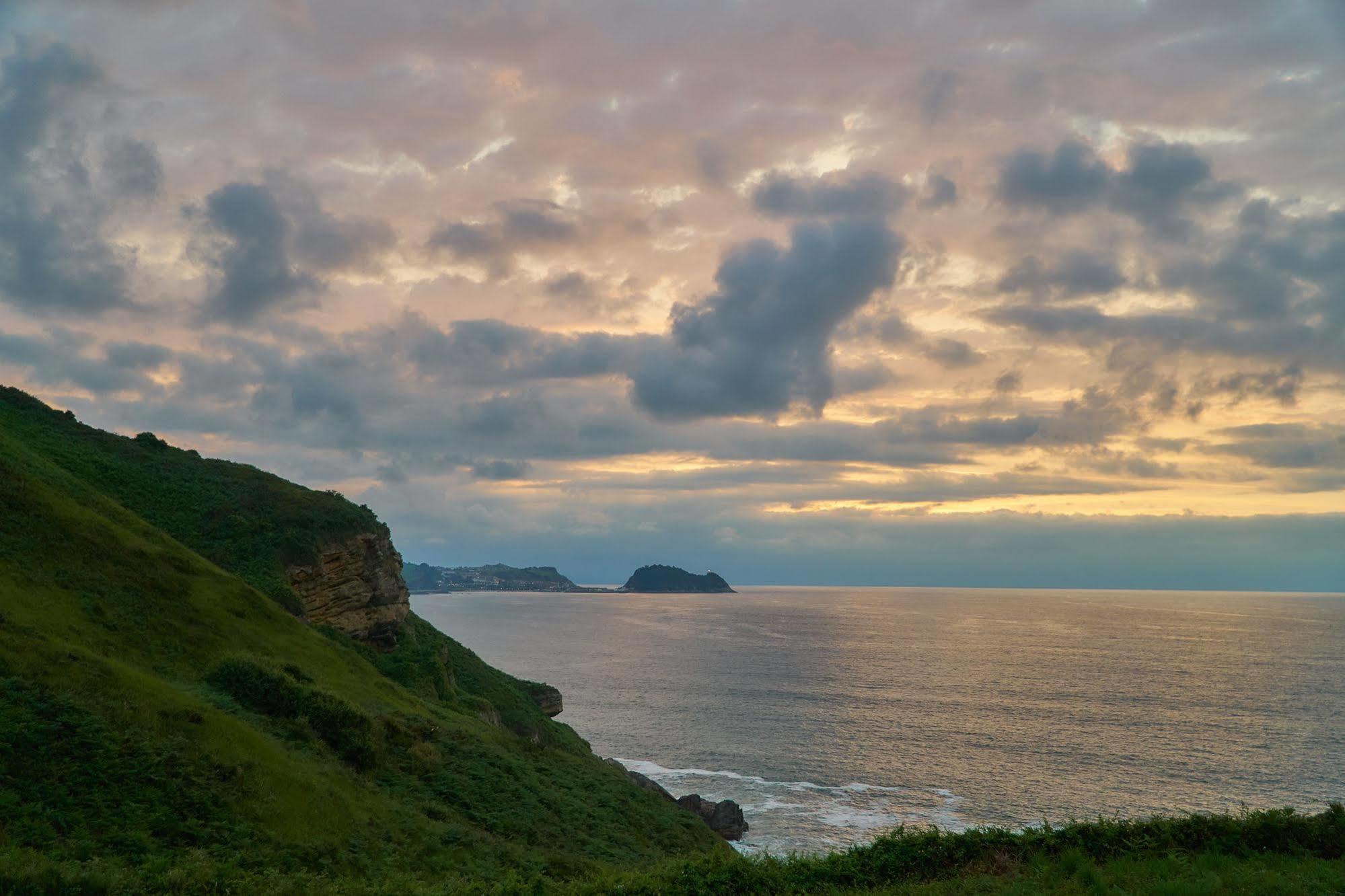 Zarautz Beachside Surf Camp Exteriér fotografie